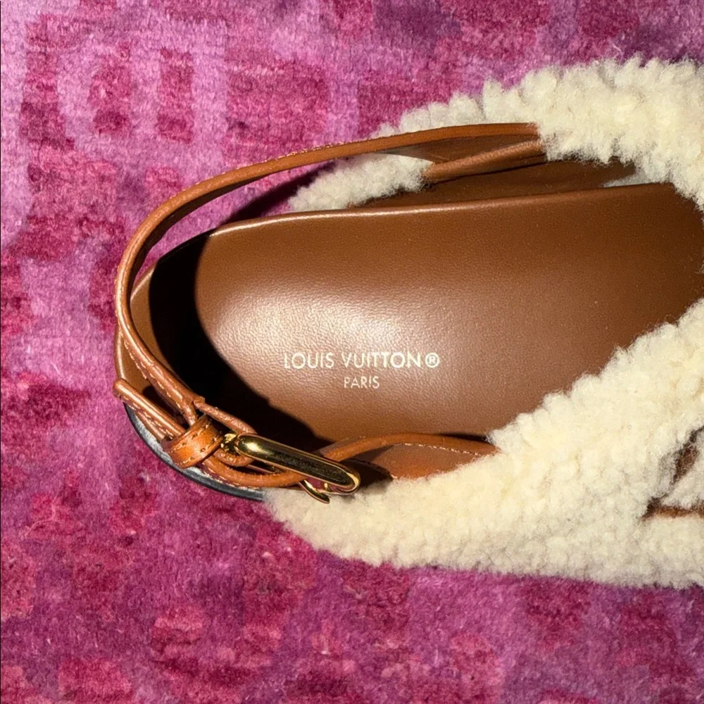 Louis Vuitton Paseo Shearling Sandals - Picture 2 of 6